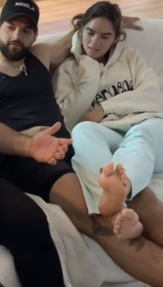 Natalie Noel Mariduena feet photo thumbnail