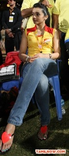 Trisha Krishnan feet photo thumbnail