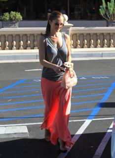 Minka Kelly feet photo thumbnail