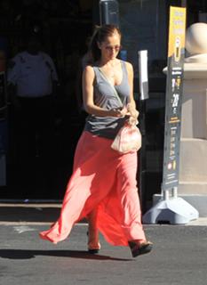 Minka Kelly feet photo thumbnail