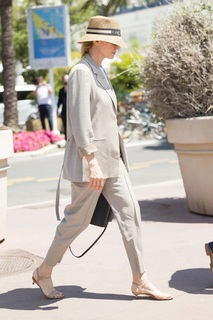 Uma Thurman feet photo thumbnail