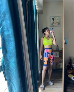 Anushka Sen feet photo thumbnail