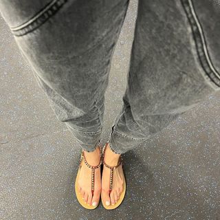 Lisa Snowdon feet photo thumbnail
