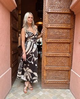 Molly Sims feet photo thumbnail