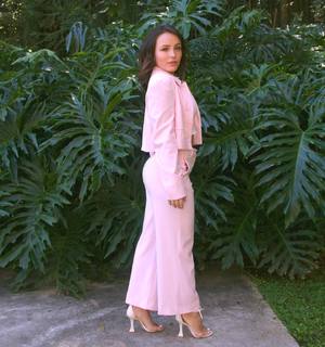 Larissa Manoela feet photo thumbnail