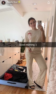 Natalie Noel Mariduena feet photo thumbnail