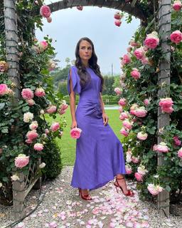Jordana Brewster feet photo thumbnail