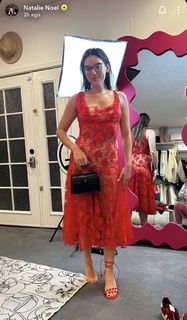 Natalie Noel Mariduena feet photo thumbnail