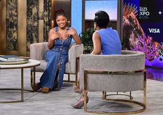 Halle Bailey feet photo thumbnail