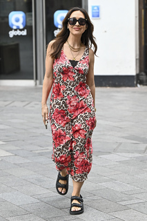Myleene Klass feet photo thumbnail