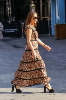 Myleene Klass feet photo thumbnail