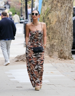 Myleene Klass feet photo thumbnail