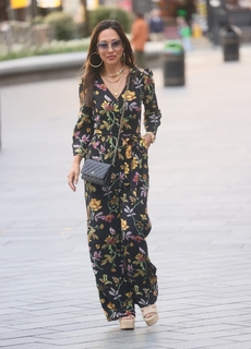 Myleene Klass feet photo thumbnail