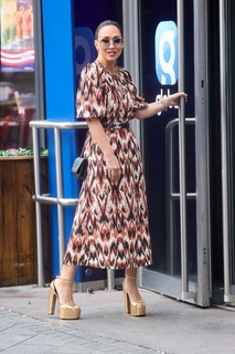 Myleene Klass feet photo thumbnail