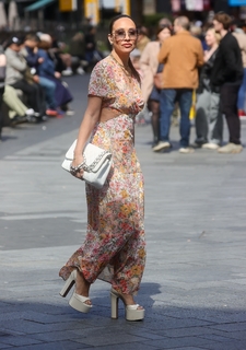 Myleene Klass feet photo thumbnail