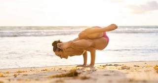 Kino MacGregor feet photo thumbnail