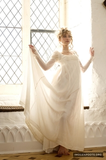 Imogen Poots feet photo 4
