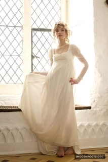 Imogen Poots feet photo 3