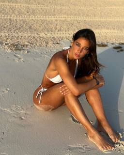 Sol Pérez feet photo thumbnail