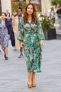 Myleene Klass feet photo thumbnail