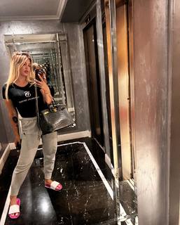 Wanda Nara feet photo thumbnail