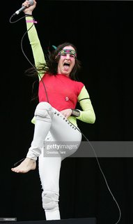 Juliette Lewis feet photo thumbnail
