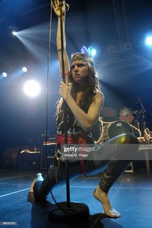 Juliette Lewis feet photo thumbnail