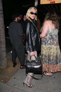 Kesha feet photo thumbnail