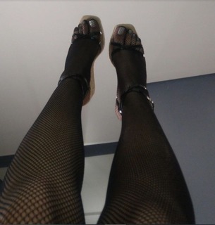 Isa Pes feet photo thumbnail