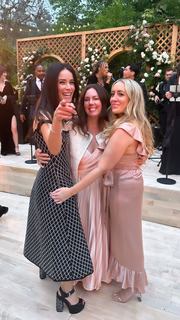 Abigail Spencer feet photo thumbnail
