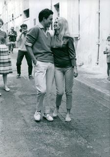 Brigitte Bardot feet photo thumbnail