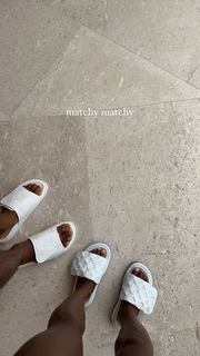 Simone Biles feet photo thumbnail