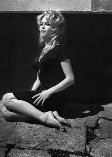 Brigitte Bardot feet photo thumbnail