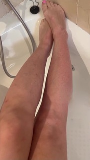 Daniela Katzenberger feet photo thumbnail