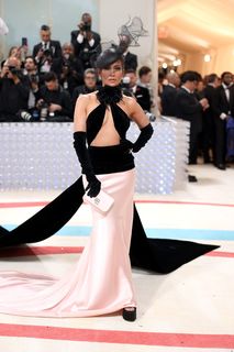 Jennifer Lopez feet photo thumbnail