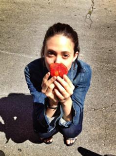 Emmy Rossum feet photo thumbnail