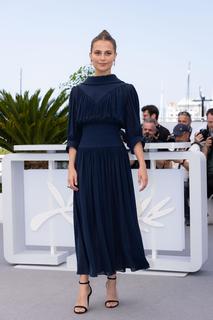 Alicia Vikander feet photo thumbnail