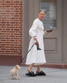 Naomi Watts feet photo thumbnail