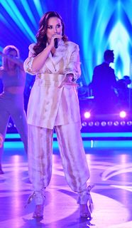 Ewa Farna feet photo thumbnail