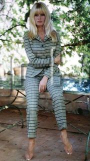Brigitte Bardot feet photo thumbnail