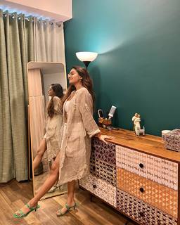 Anushka Sen feet photo thumbnail