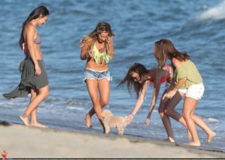 Ashley Tisdale feet photo thumbnail