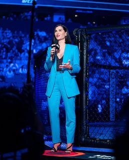 Megan Olivi feet photo thumbnail