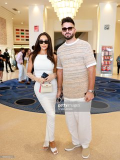 Nabilla Benattia feet photo thumbnail