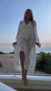Heidi Klum feet photo thumbnail