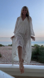 Heidi Klum feet photo thumbnail