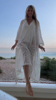 Heidi Klum feet photo thumbnail