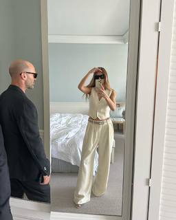 Rosie Huntington-Whiteley feet photo thumbnail