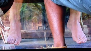 Myleene Klass feet photo thumbnail