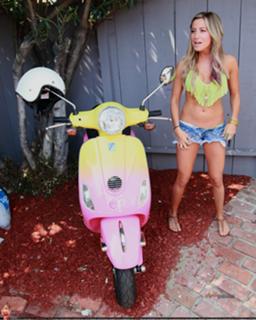 Ashley Tisdale feet photo thumbnail